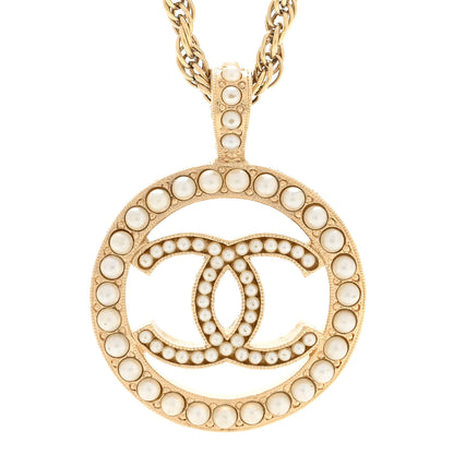 Chanel Pearl CC Round Pendant Necklace Gold 4 of 6