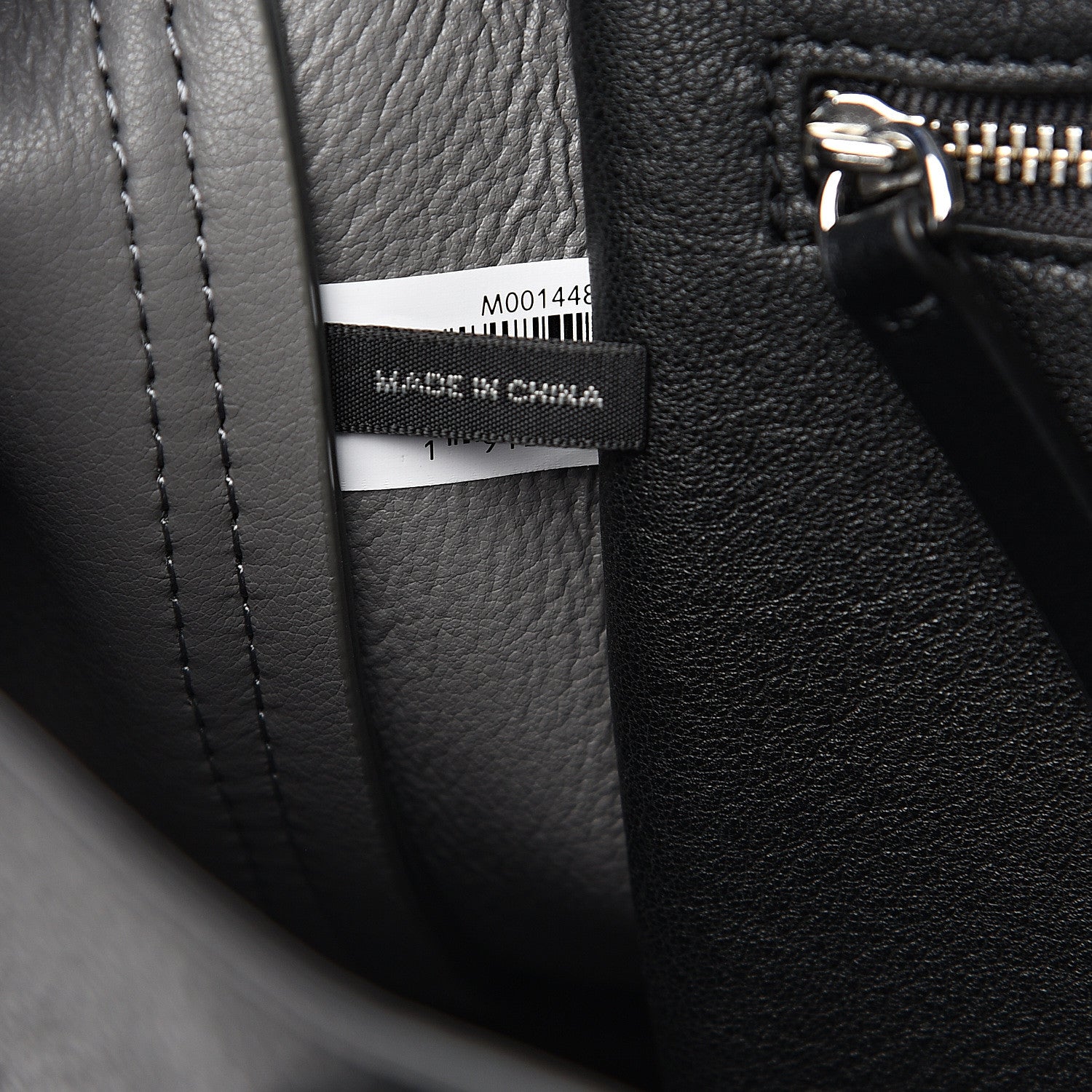 Marc Jacobs Grained Calfskin The Tag Tote Black 6 of 9