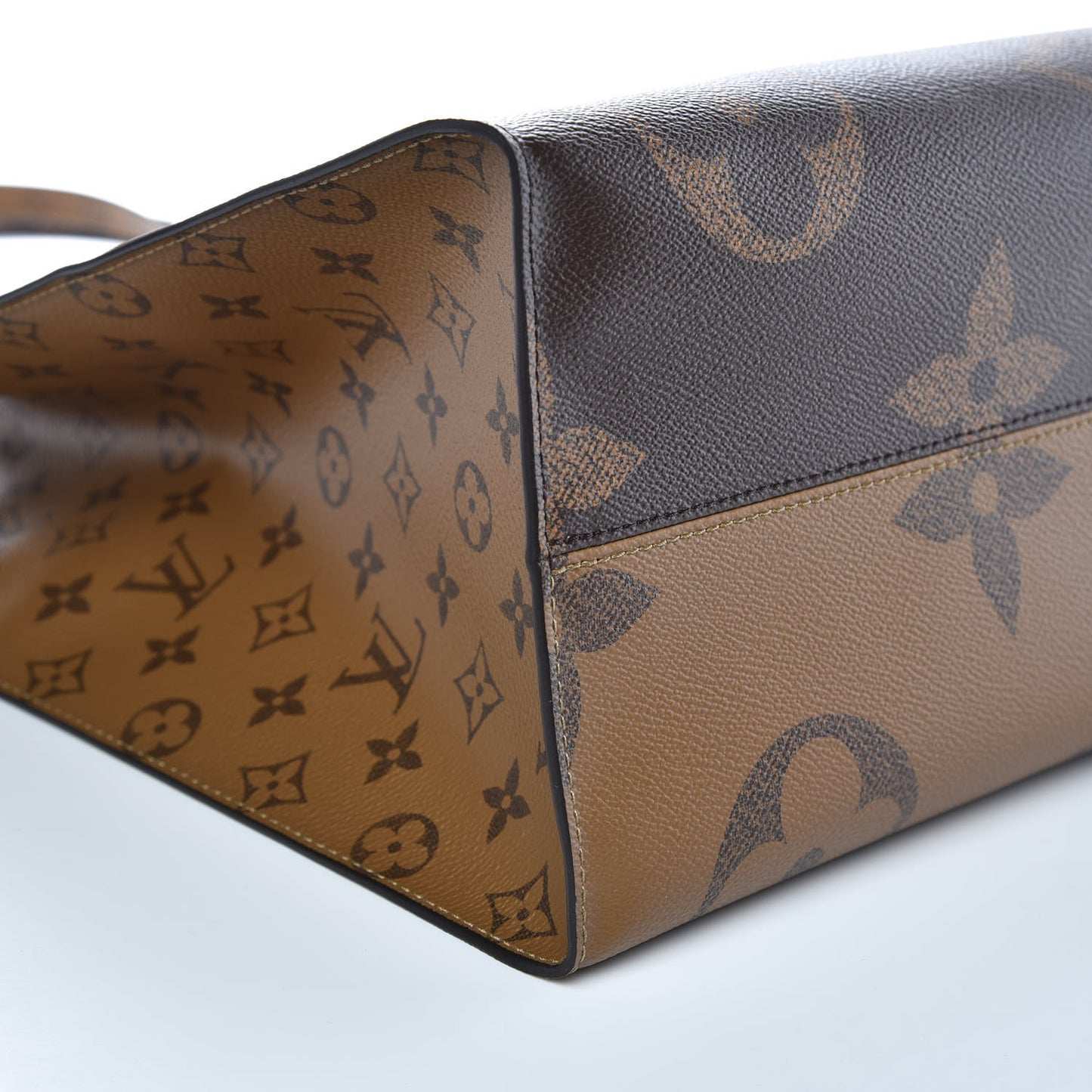 Reverse Monogram Giant Onthego GM