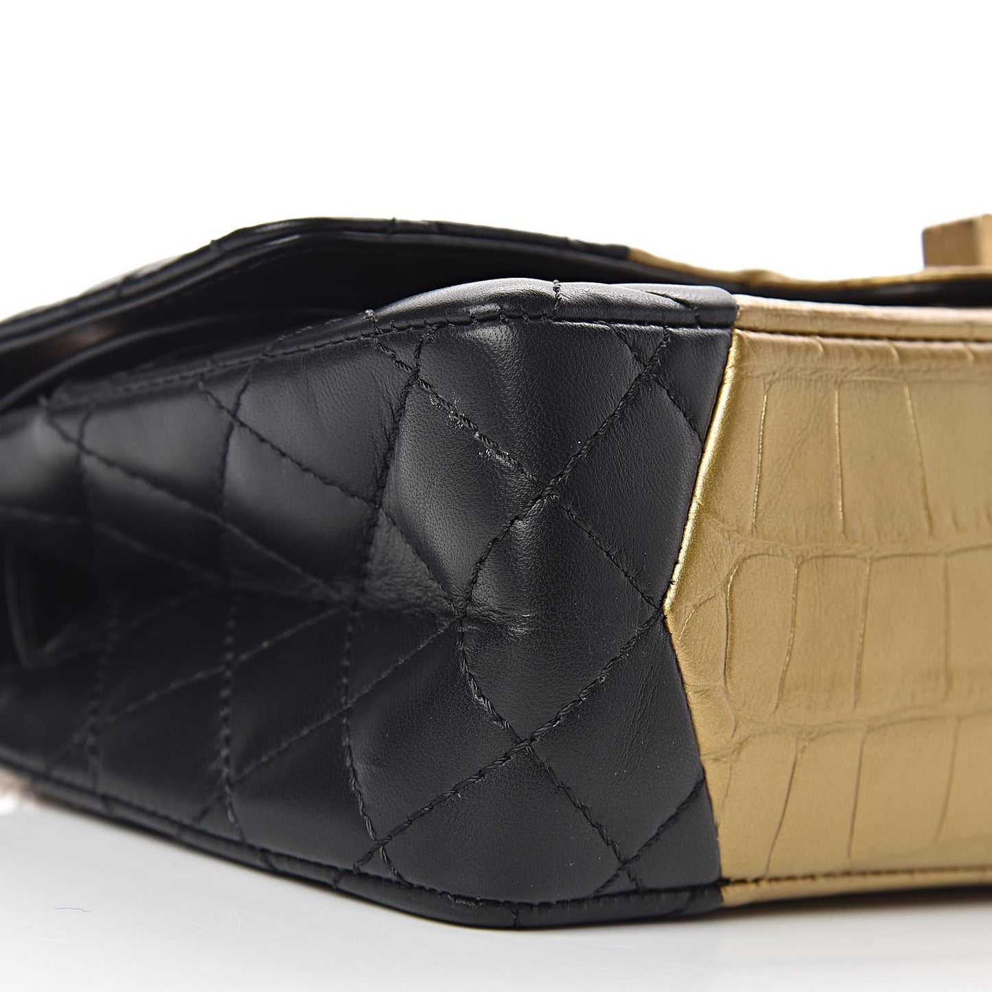 Lambskin Metallic Calfskin Crocodile Embossed 2.55 Cocodile Reissue 225 Flap Black Gold