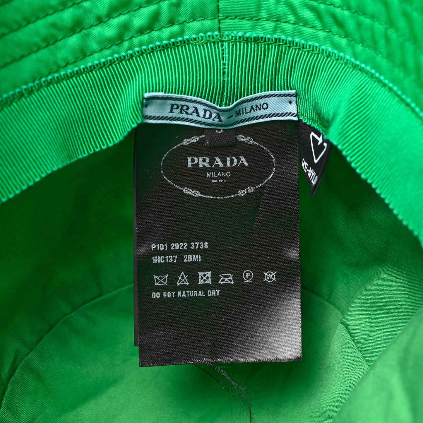Re-Nylon Triangle Womens Bucket Hat S Menta