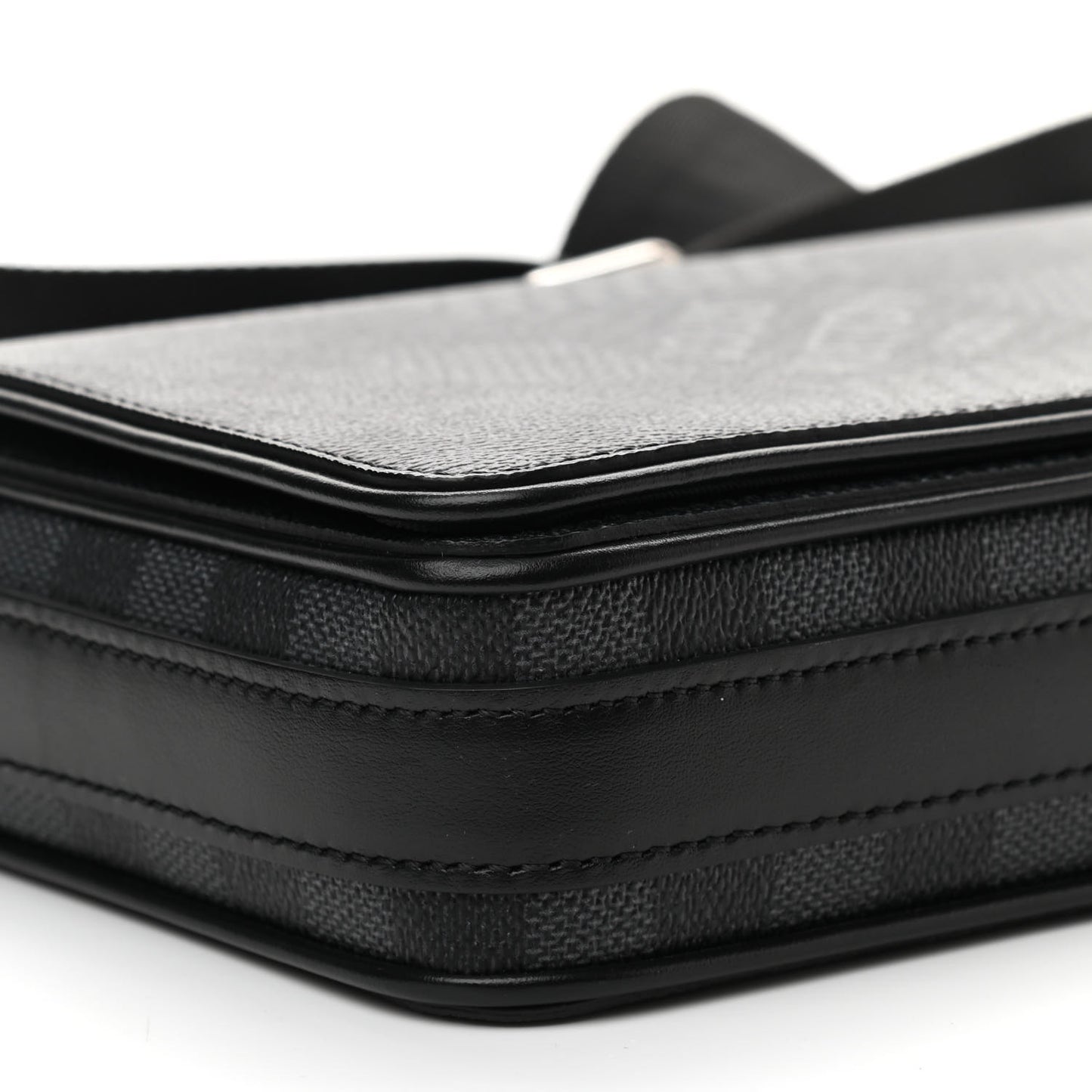 Damier Graphite 3D Studio Messenger