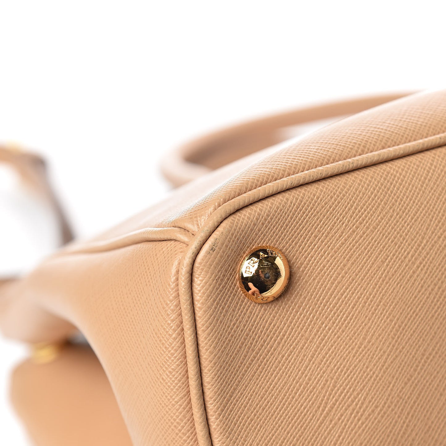 Saffiano Medium Galleria Double Zip Tote Noisette
