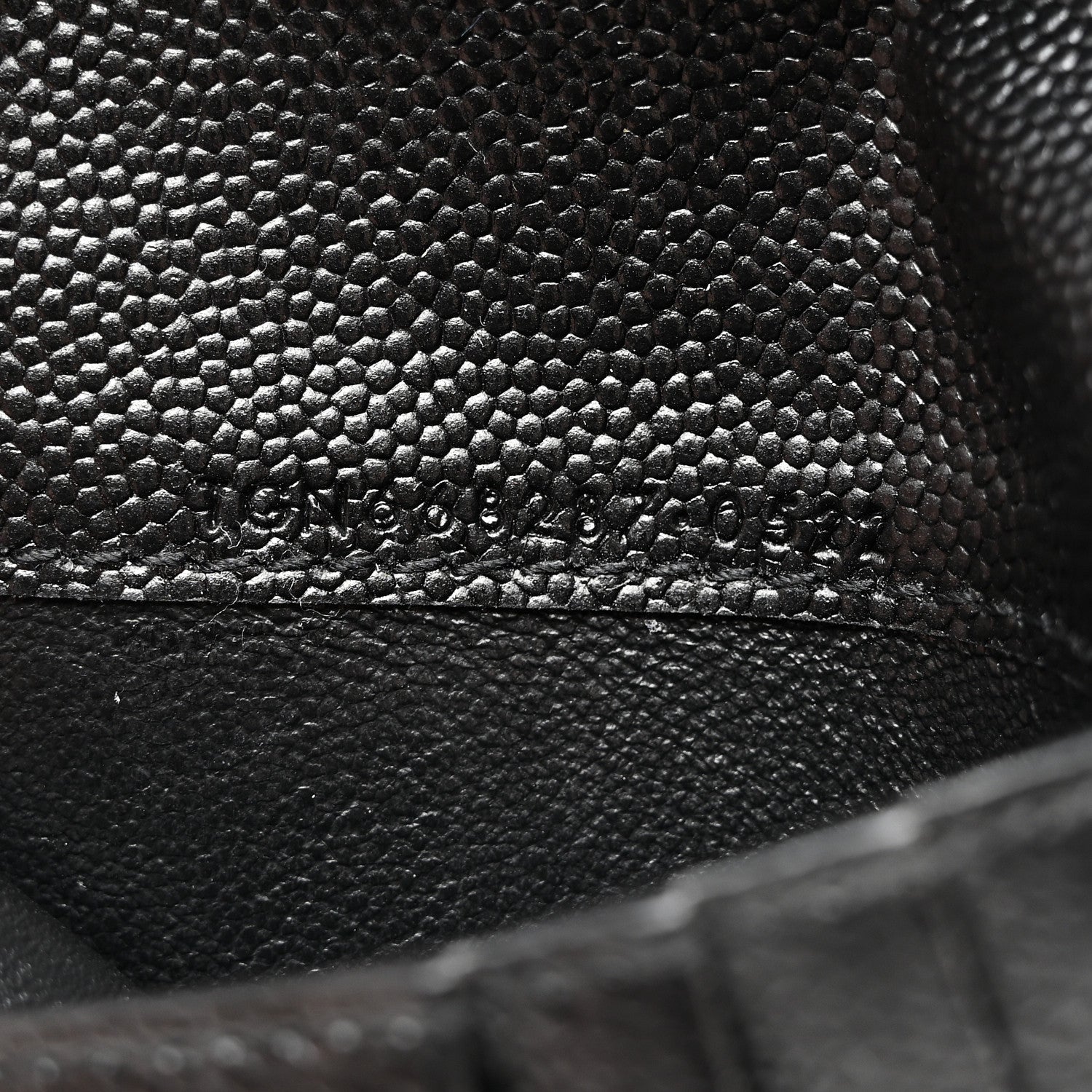 Saint Laurent Grain De Poudre Matelasse Chevron Monogram Zipped Two-Part Wallet Black 7 of 10