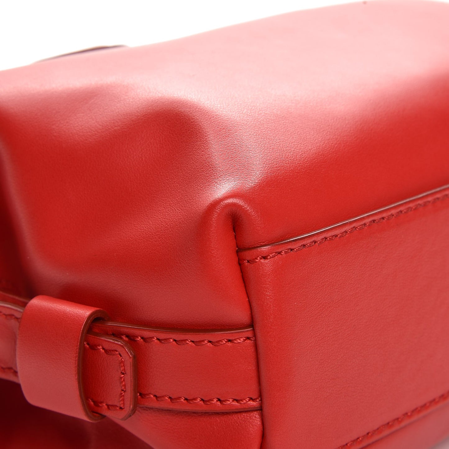 Waxed Calfskin Micro Nightingale Medium Red