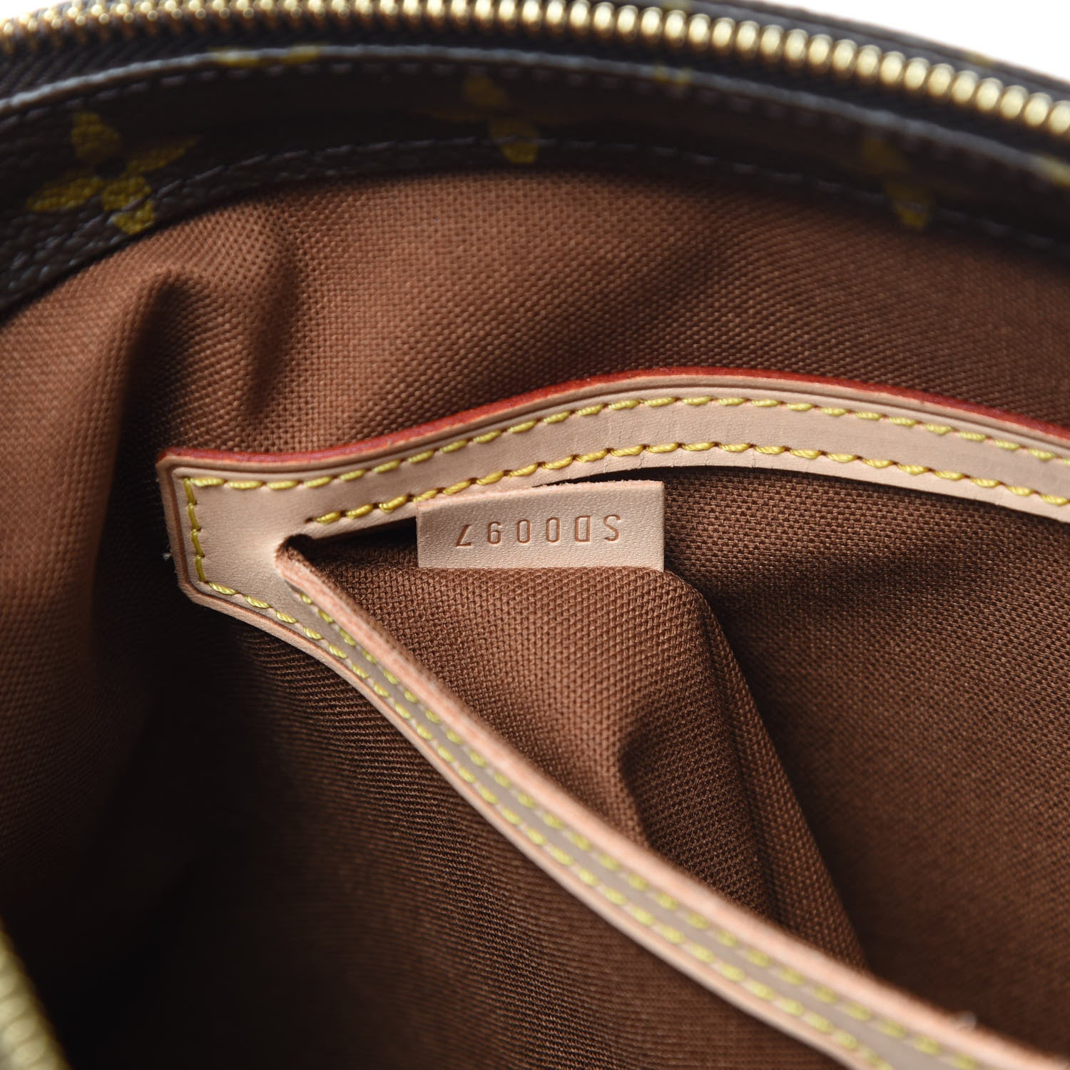 Louis Vuitton Monogram Cabas Mezzo 7 of 13