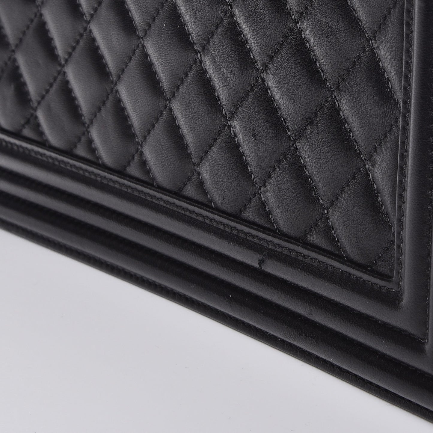 Lambskin Quilted Medium Boy Flap Black