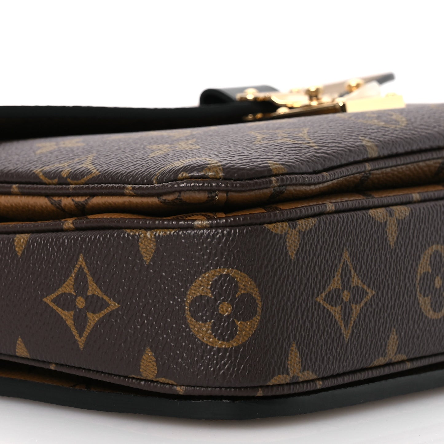 Reverse Monogram Pochette Metis
