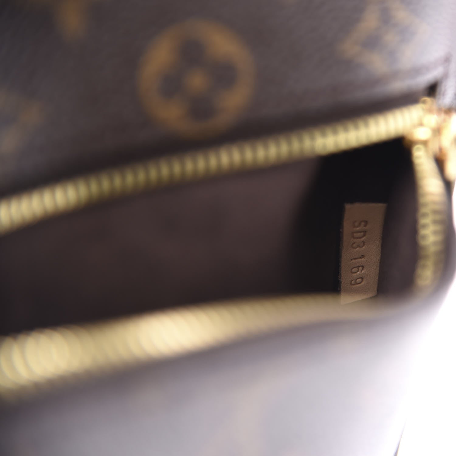 Louis Vuitton Monogram Pochette Metis 8 of 12