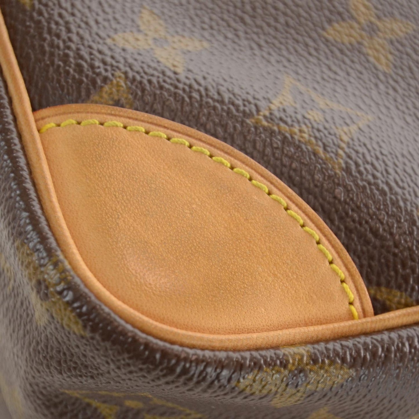 Monogram Amazone