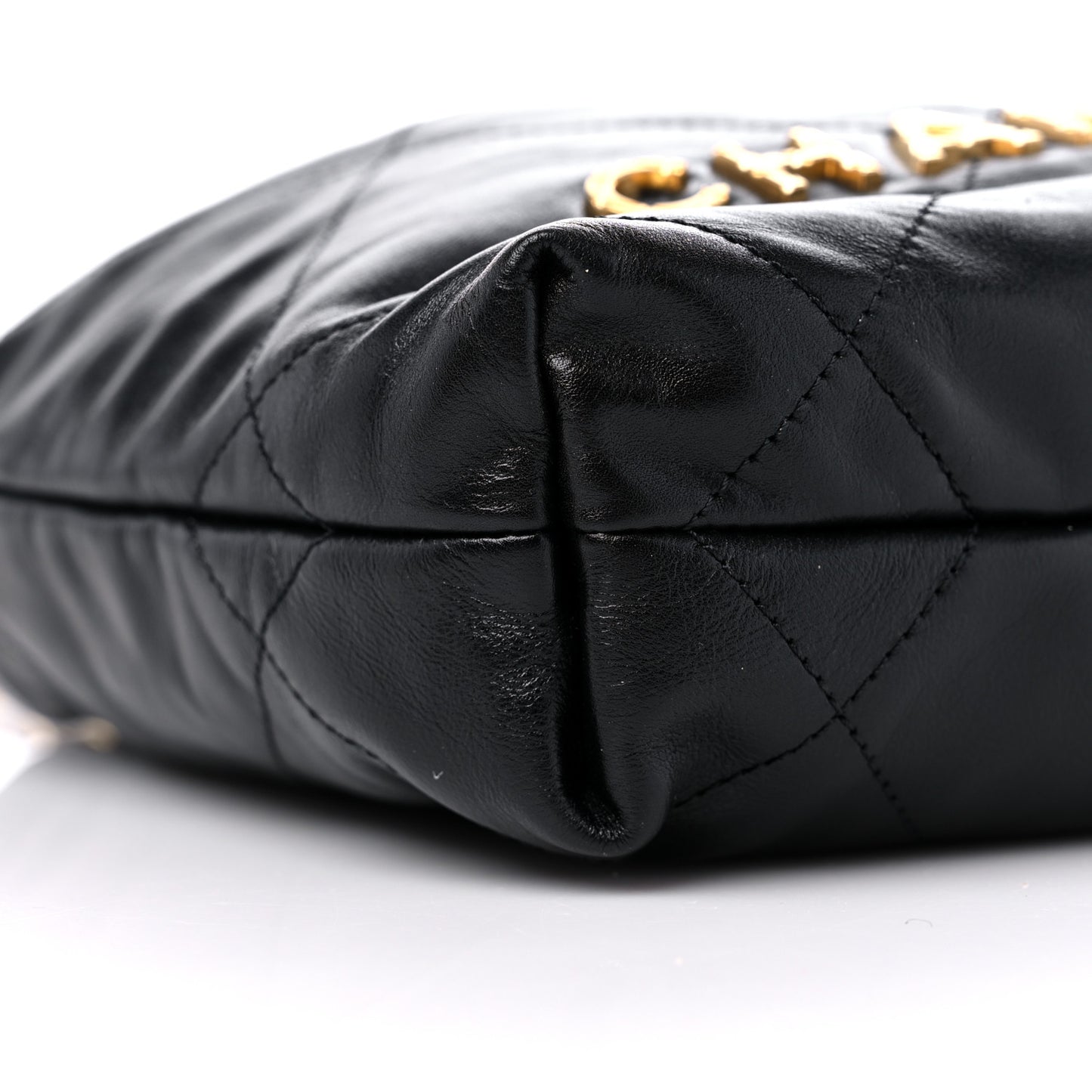 Shiny Crumpled Calfskin Quilted Pearl Mini Chanel 22 Black