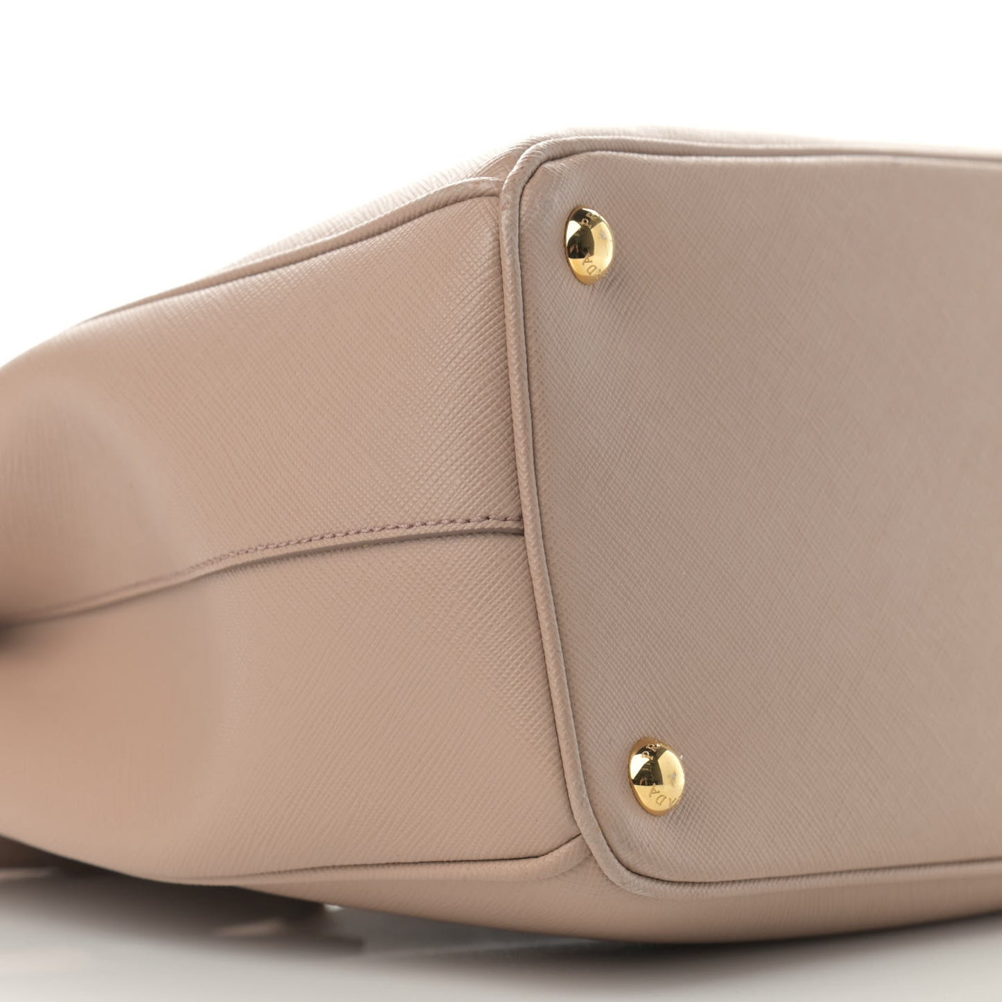 Saffiano Medium Galleria Double Zip Tote Sabbia