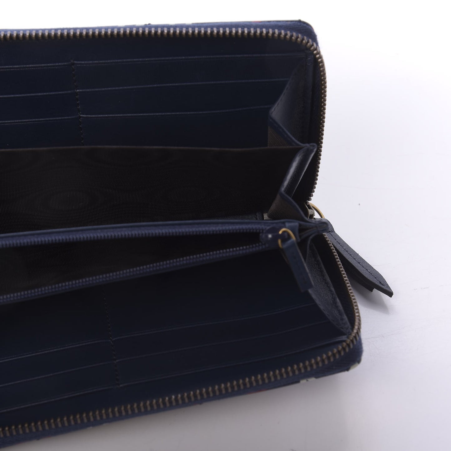 Calfskin Matelasse GucciGhost GG Marmont Zip Around Wallet Blue Agata Hibiscus Red