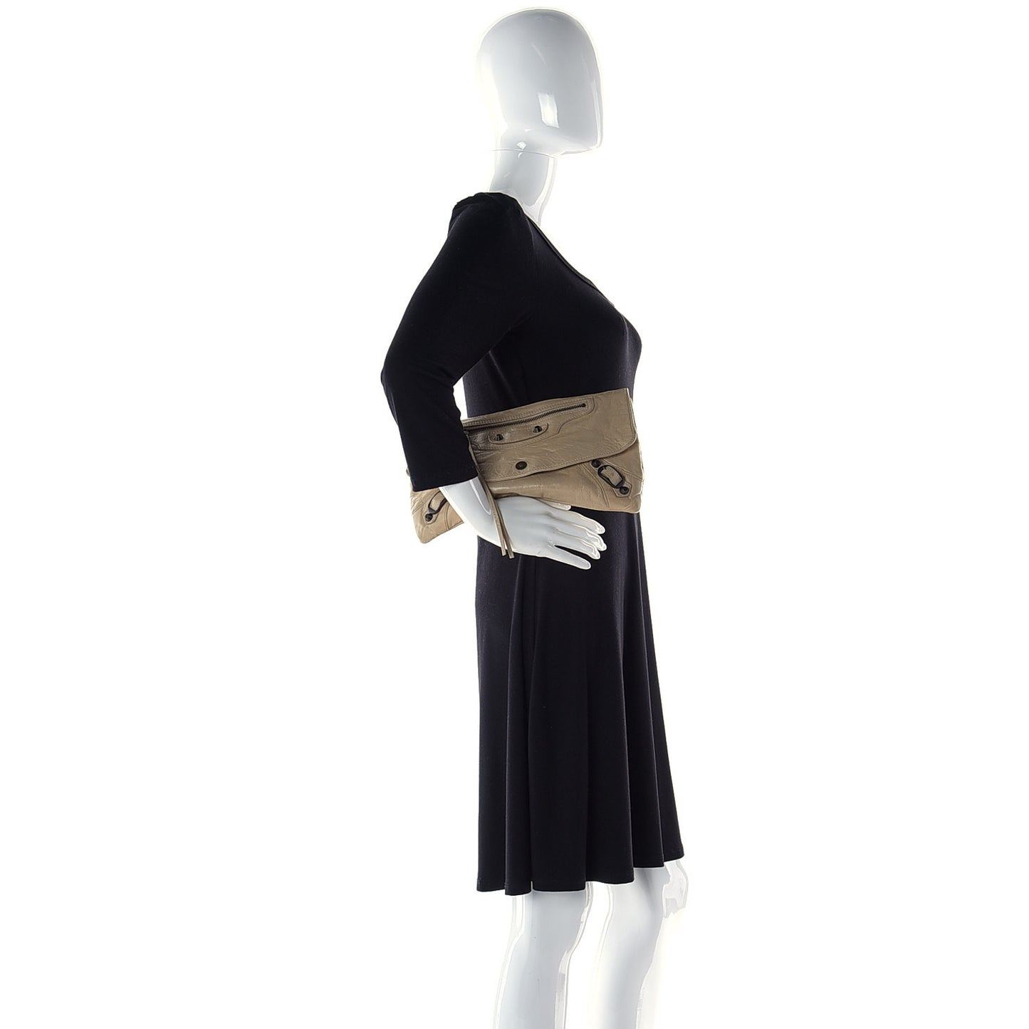 Agneau Classic Hardware Envelope Clutch Sahara