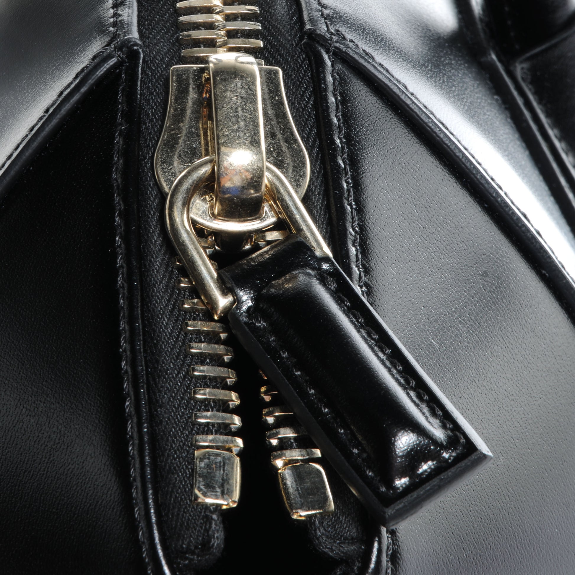Givenchy Shiny Lord Calfskin Medium Antigona Black 9 of 10