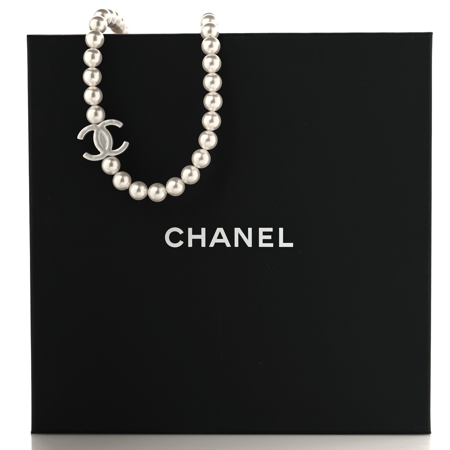Chanel Pearl Resin CC Choker Necklace Pearly White Silver 5 of 5