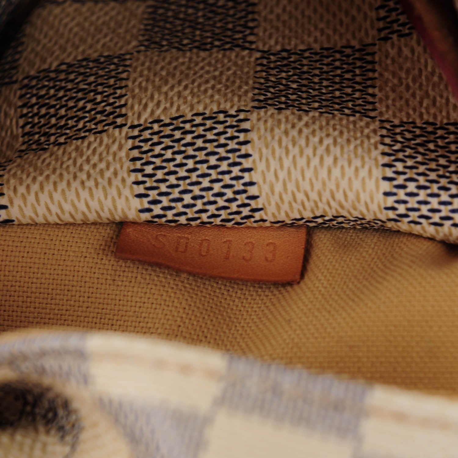 Louis Vuitton Damier Azur Totally MM 8 of 8