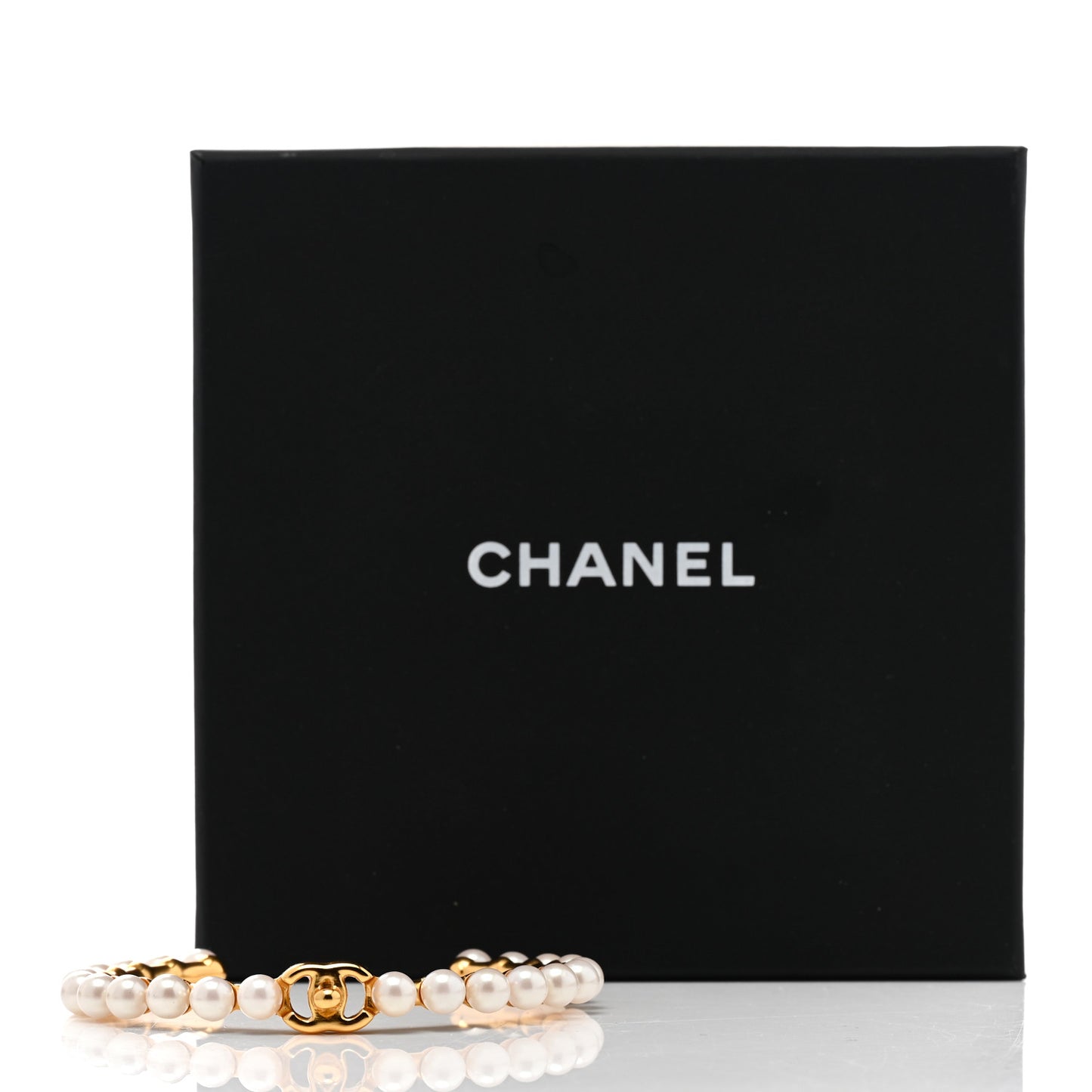 Pearl CC Cuff Bracelet M Gold Pearly White
