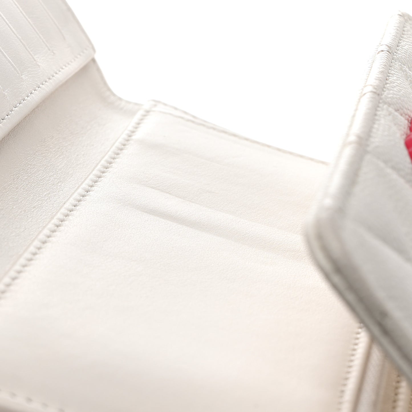 Caviar Quilted Chanel 19 Flap Wallet White Pink