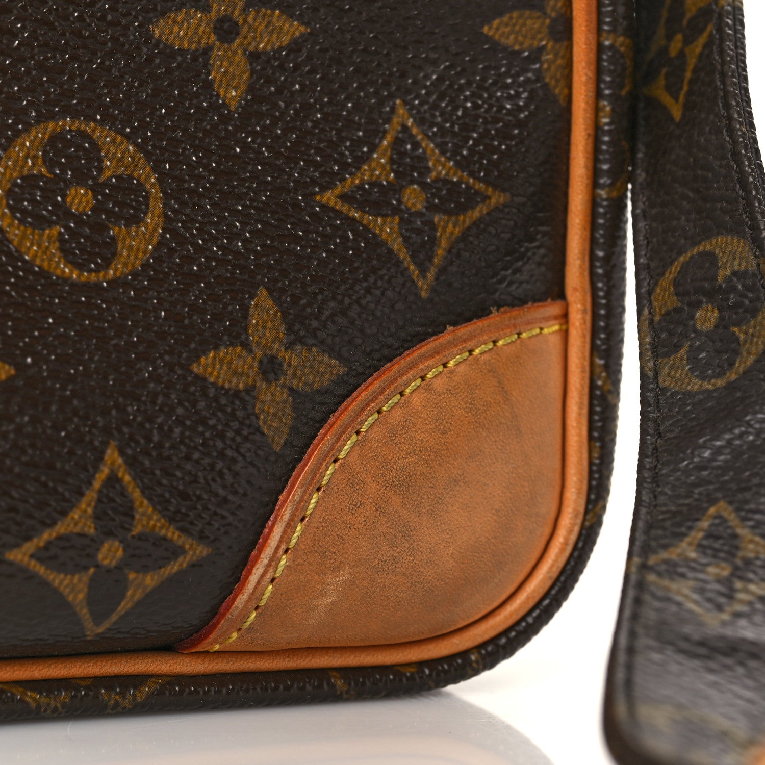 Louis Vuitton Monogram Nil 28 9 of 9