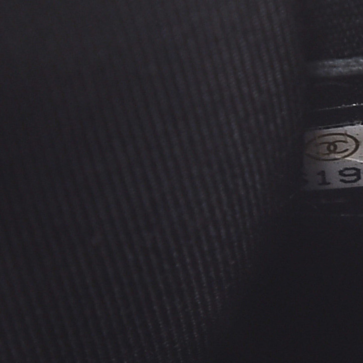 Aged Calfskin Quilted Working Vibe Camera Case Black