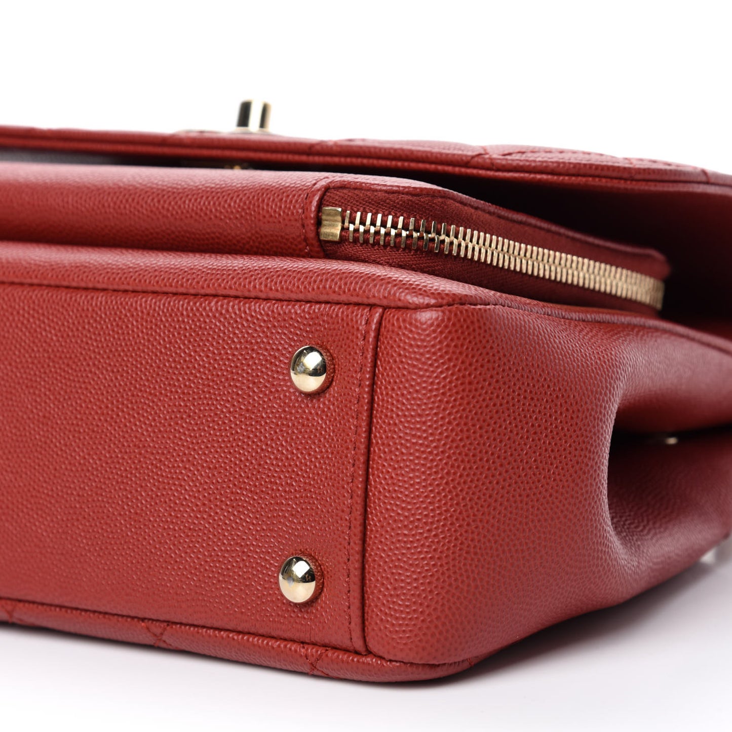 Caviar Quilted Medium Business Affinity Flap Red