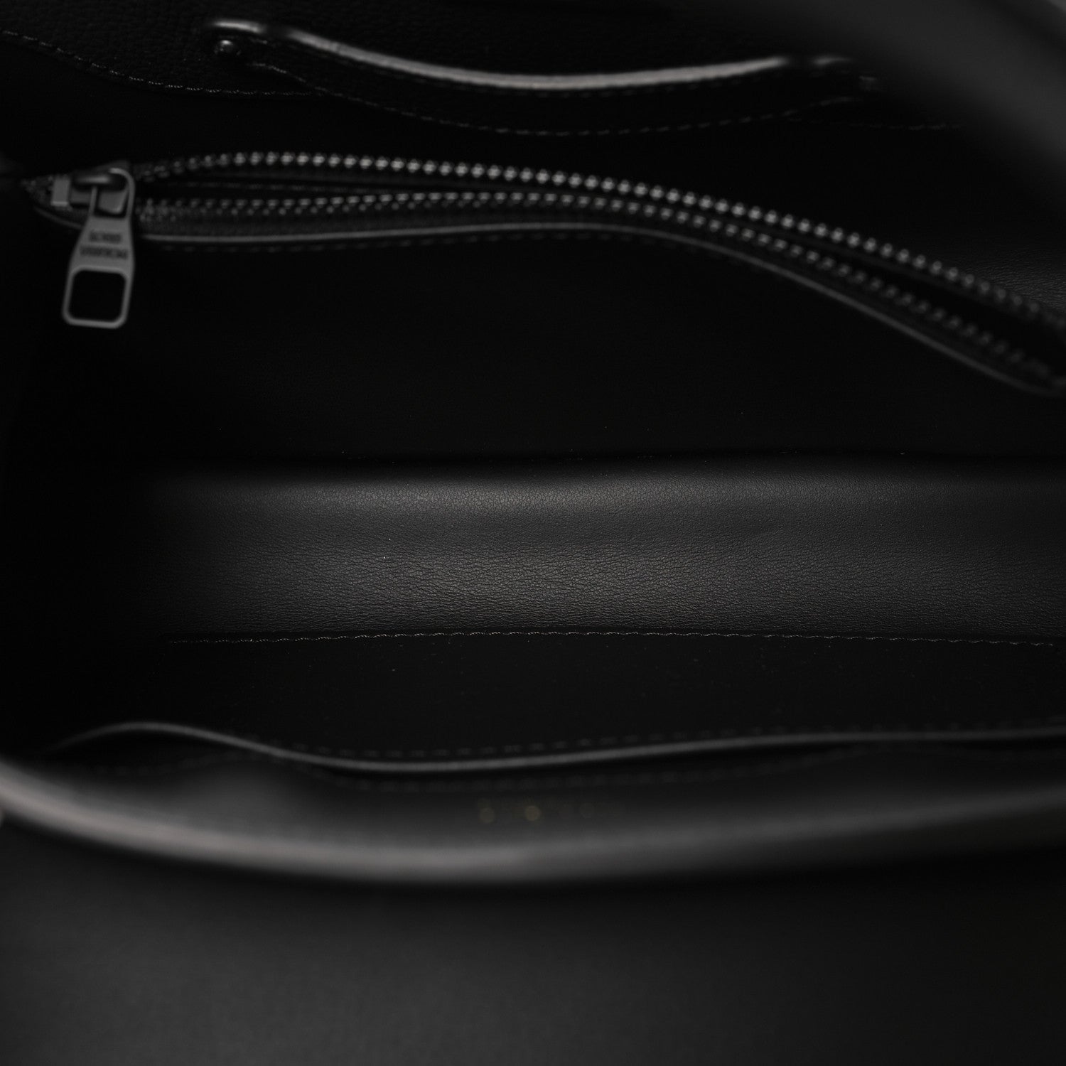 Louis Vuitton Taurillon Capucines East West MM Matte Black 6 of 11
