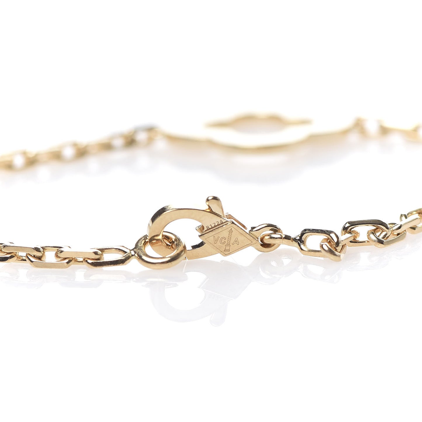 18K Yellow Gold 3 Motifs Byzantine Alhambra Bracelet