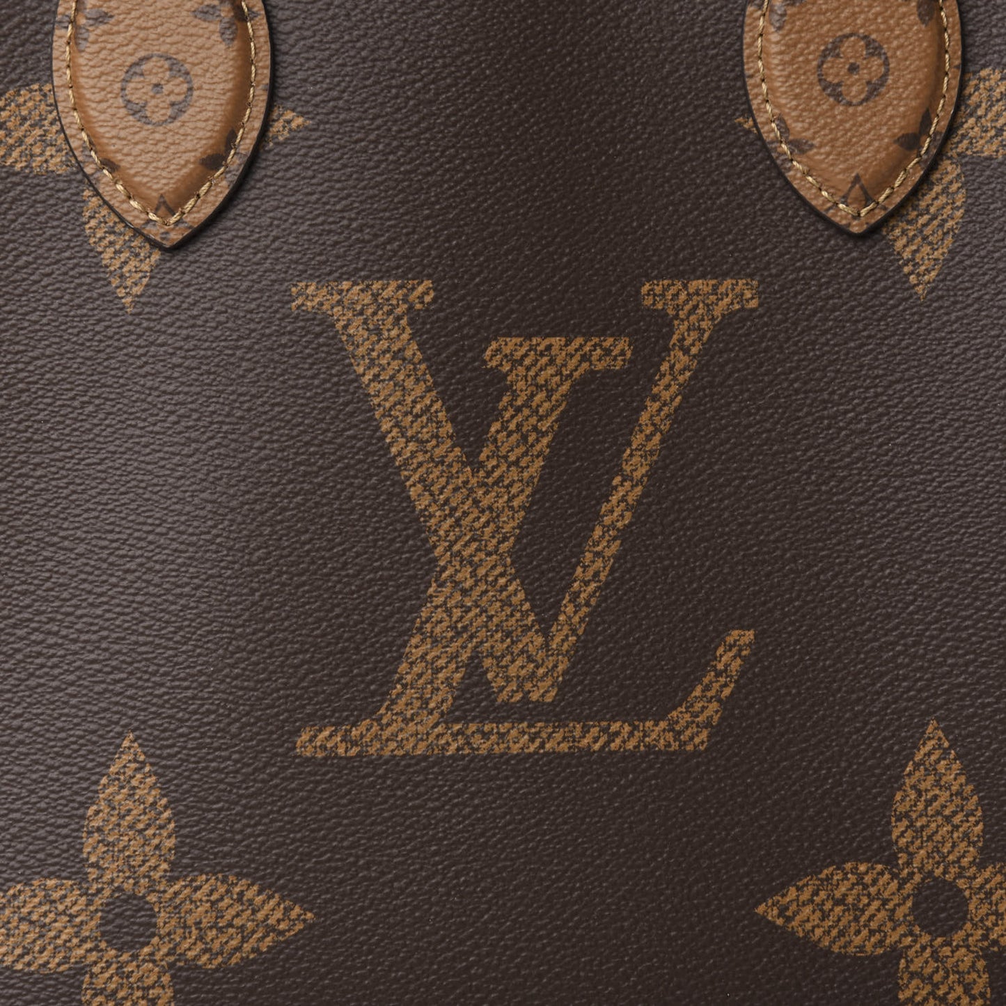 Reverse Monogram Giant Onthego MM