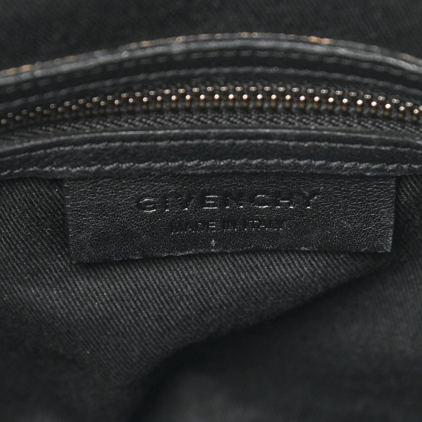 Shiny Lord Calfskin Medium Antigona Black