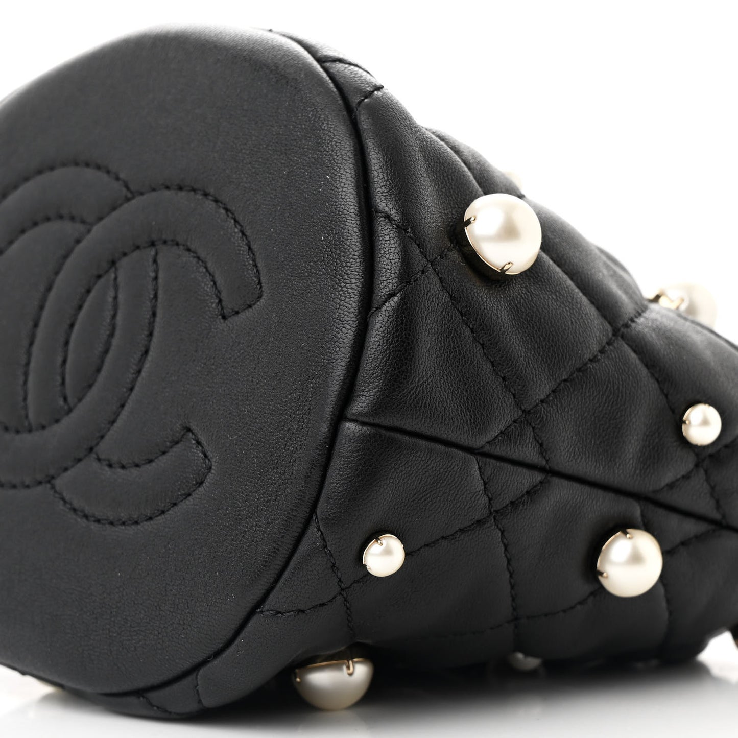 Lambskin Quilted Pearl Mini About Pearls Drawstring Bag Black