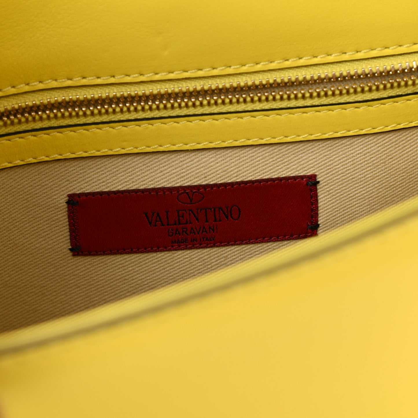 Vitello Medium Glam Lock Rockstud Flap Naples Yellow