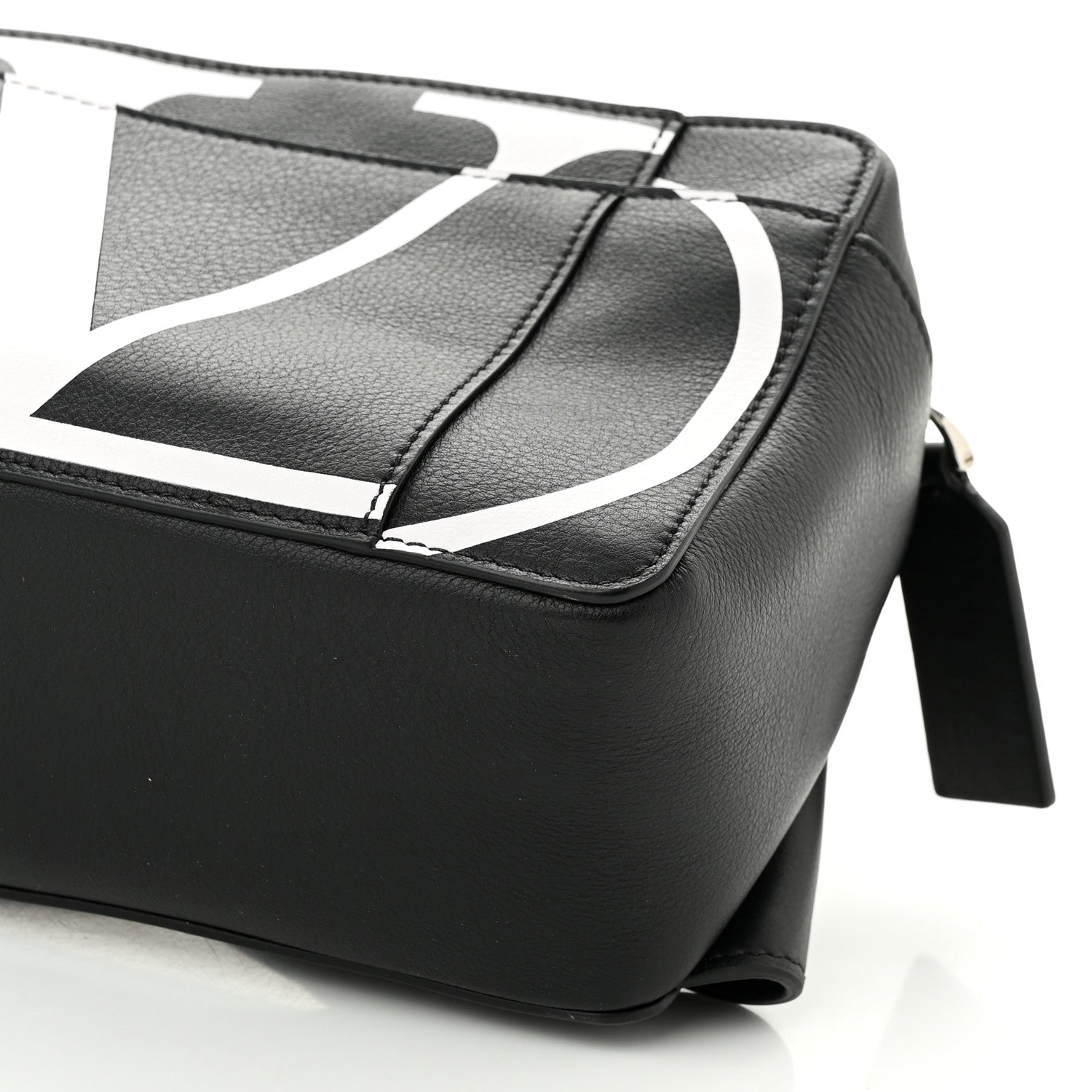 Valentino Garavani Calfskin Mens VLogo Belt Bag Black White 9 of 9
