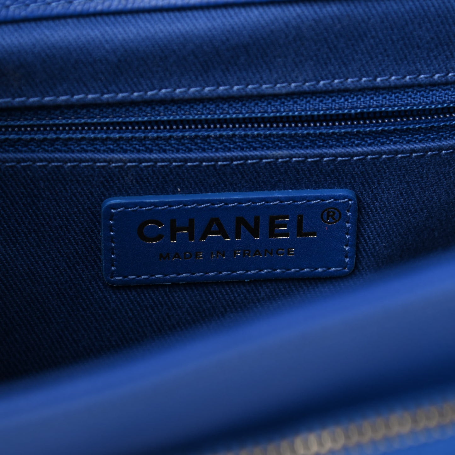 Caviar Quilted Medium Business Affinity Flap Dark Blue