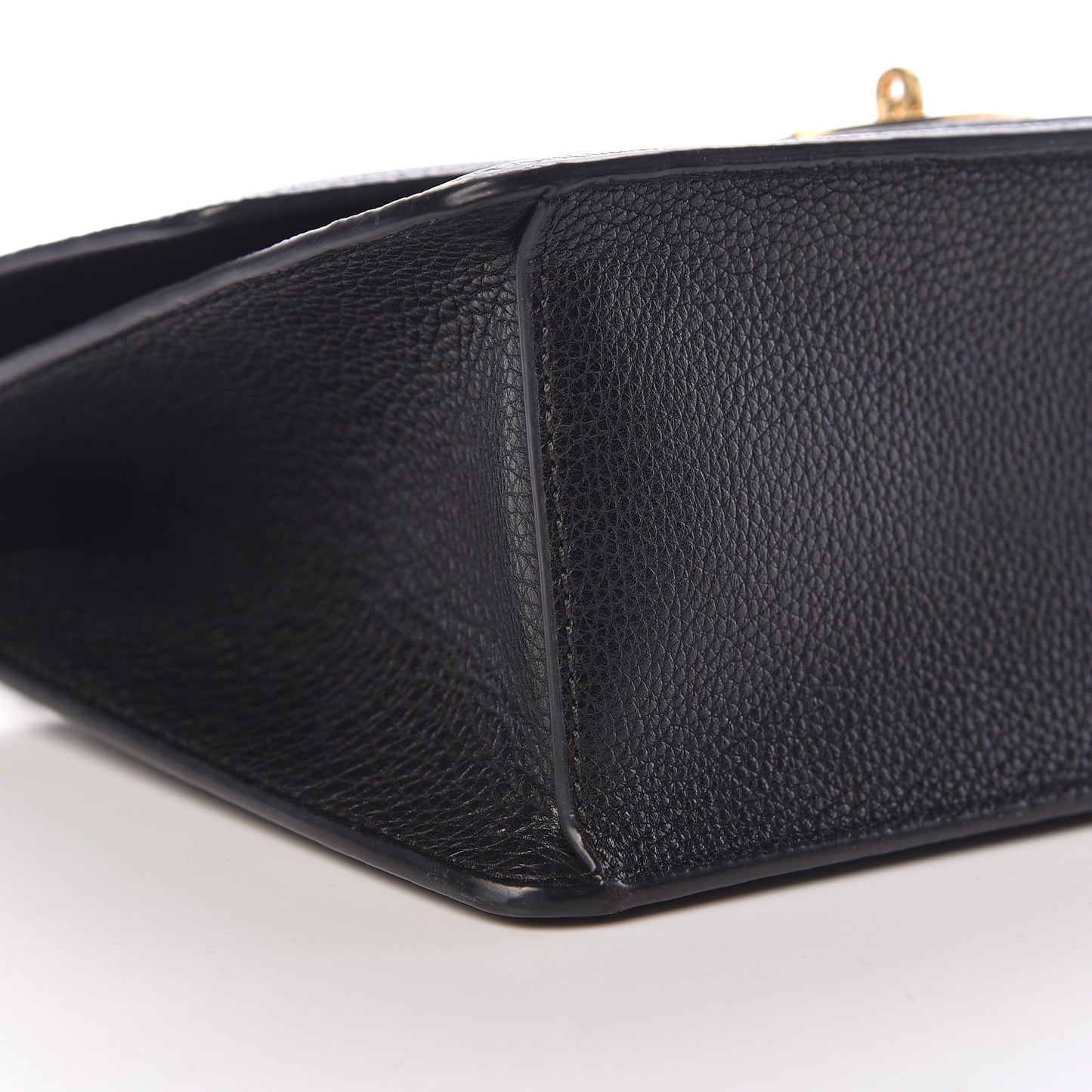 Classic Grain Calfskin Medium Darley Black