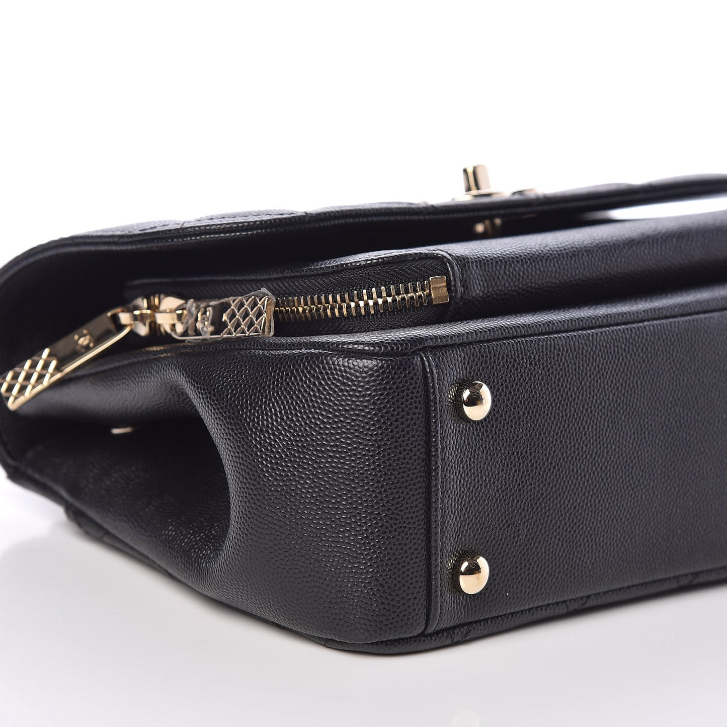 Caviar Quilted Medium Business Affinity Flap Black