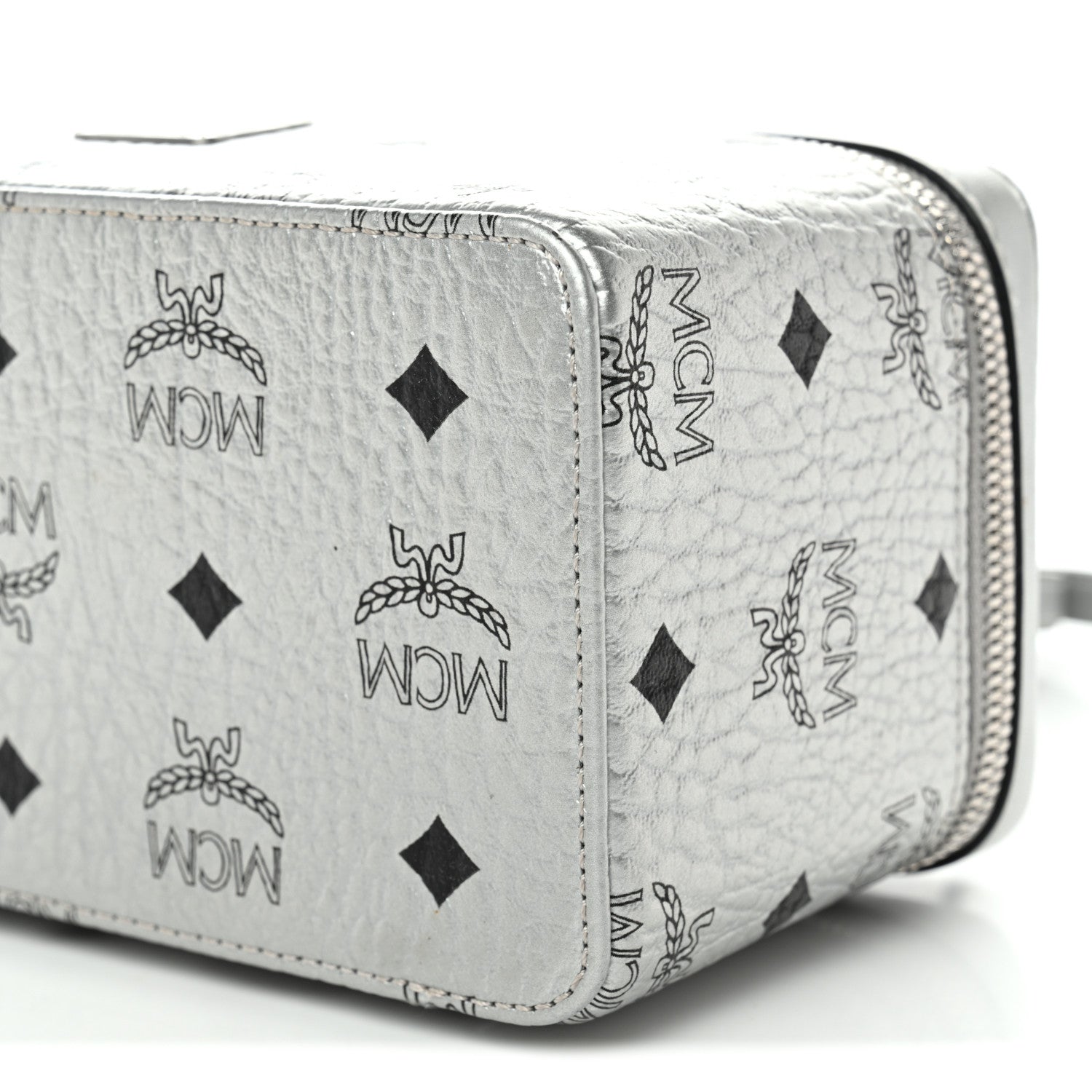 MCM Metallic Visetos Vanity Case Silver 1876830 – FASHIONPHILE