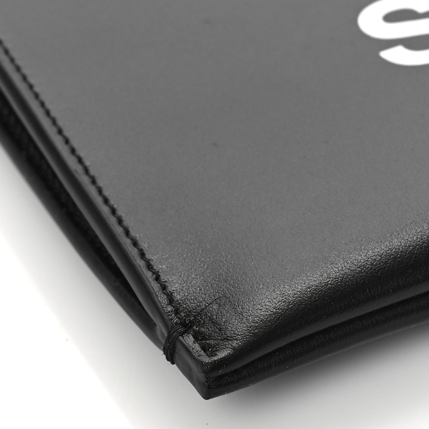 Calfskin Logo Zipped Tablet Pouch Black