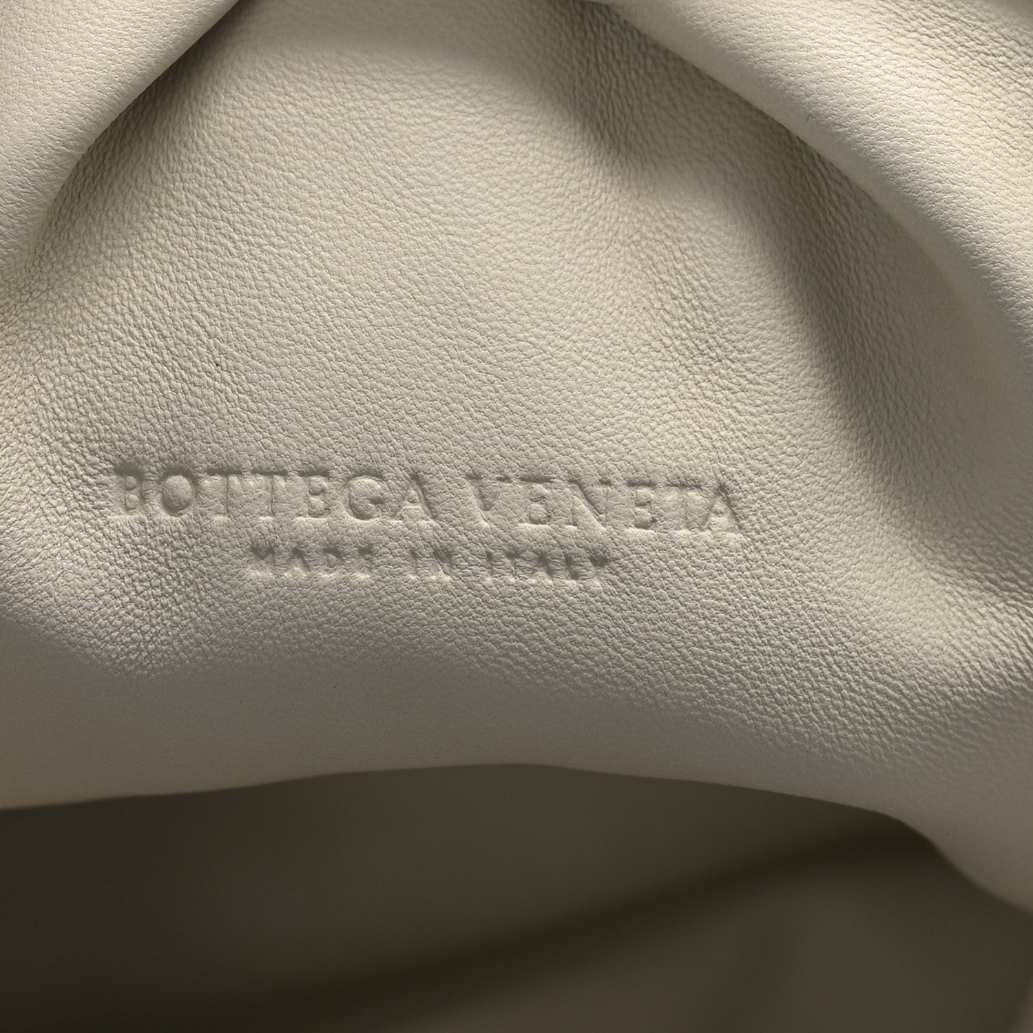 Bottega Veneta Metallic Bark Calfskin Embossed The Pouch Oversized Clutch Oro 6 of 7