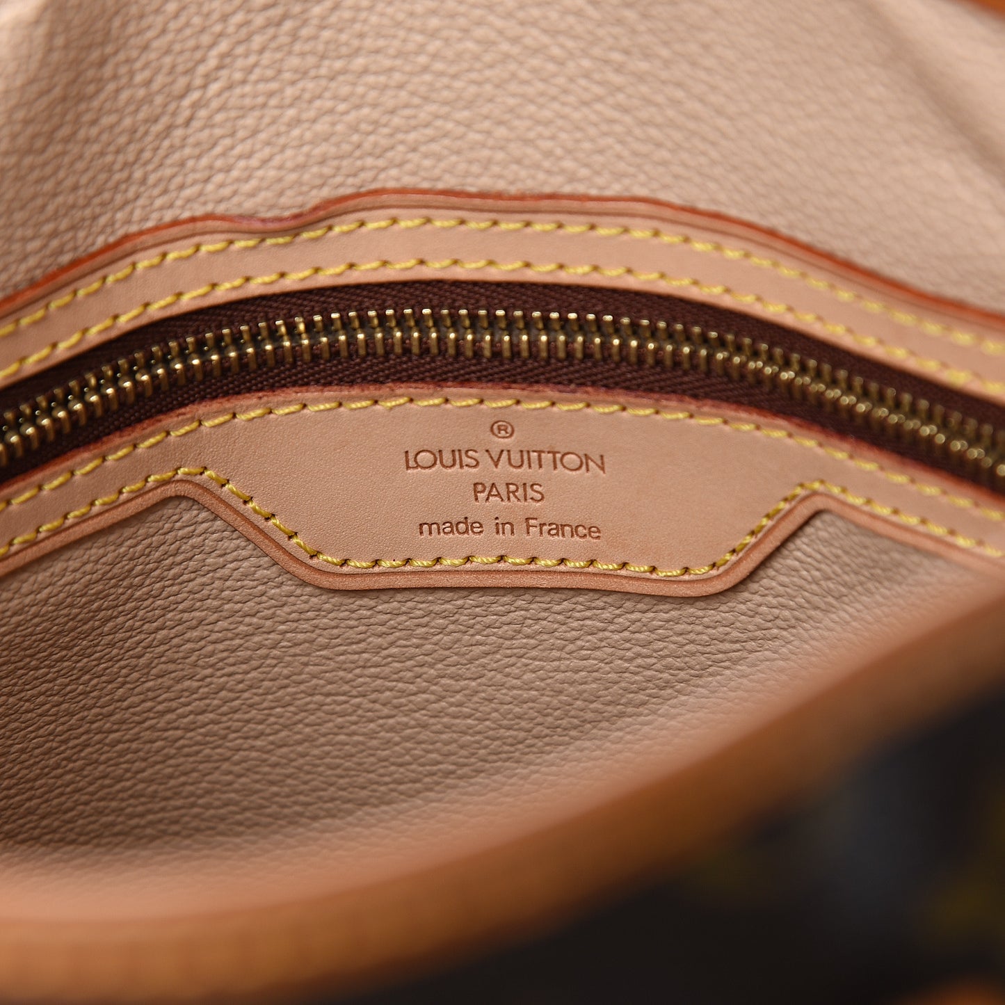 Monogram Petit Bucket 23