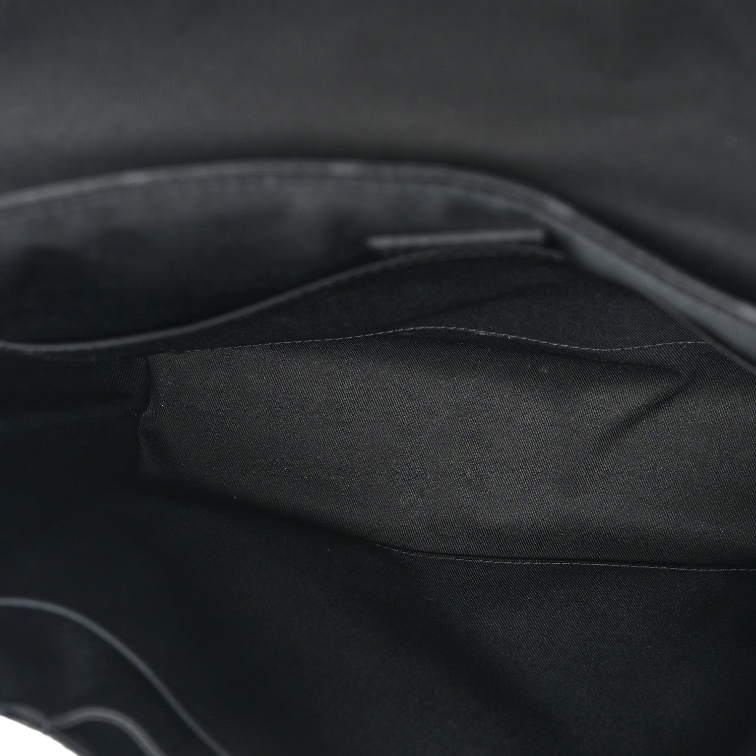 Louis Vuitton Monogram Eclipse District MM 5 of 9