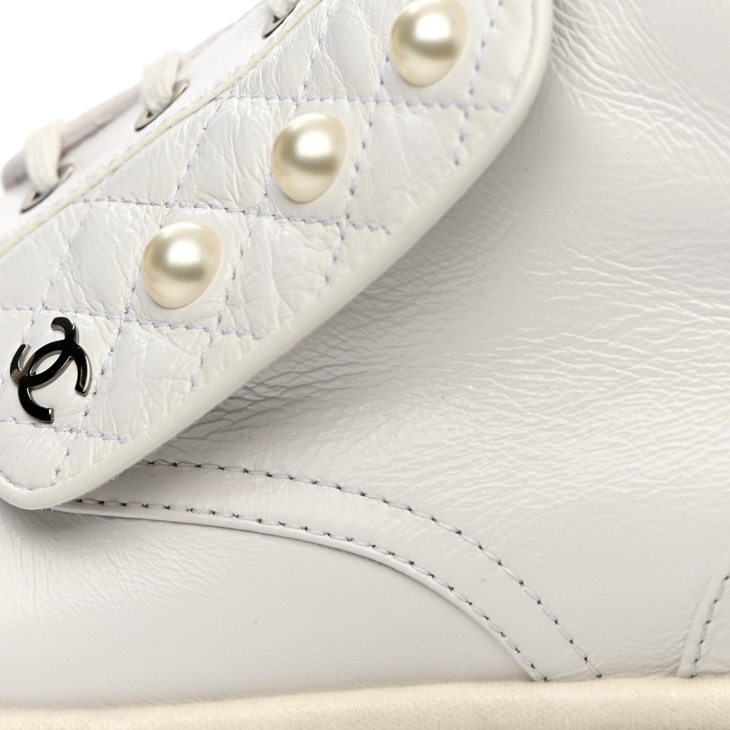 Crackled Calfskin Pearl Chain CC Combat Short Boots 37 White