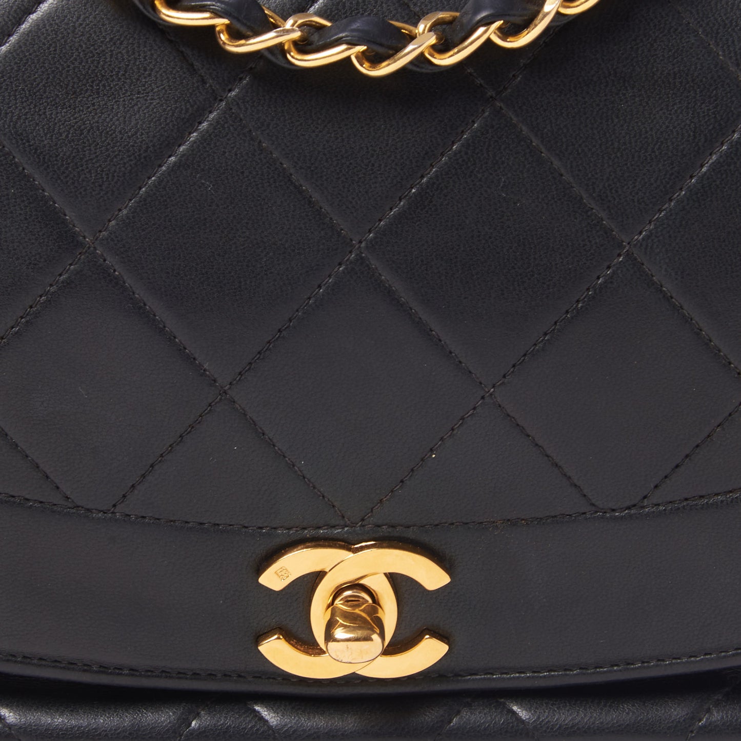 Lambskin Quilted Medium Single Flap Black
