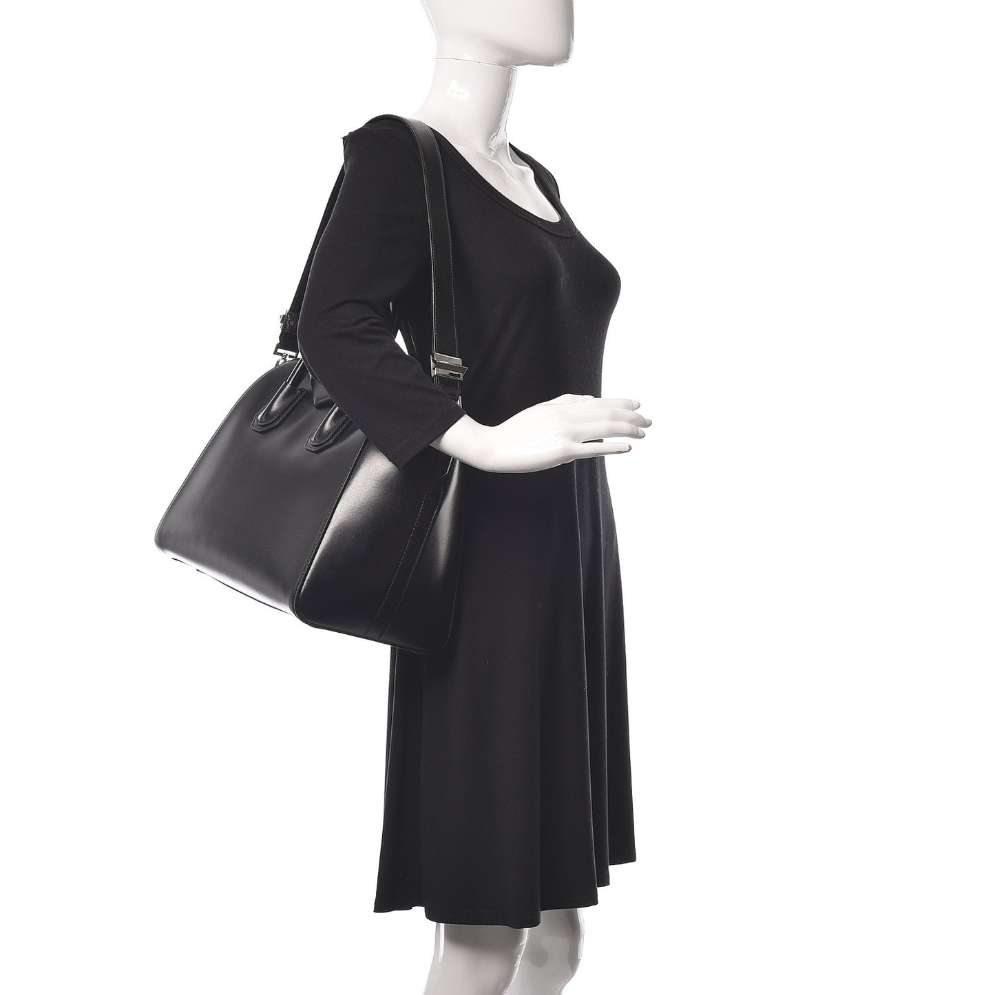Shiny Lord Calfskin Medium Antigona Black