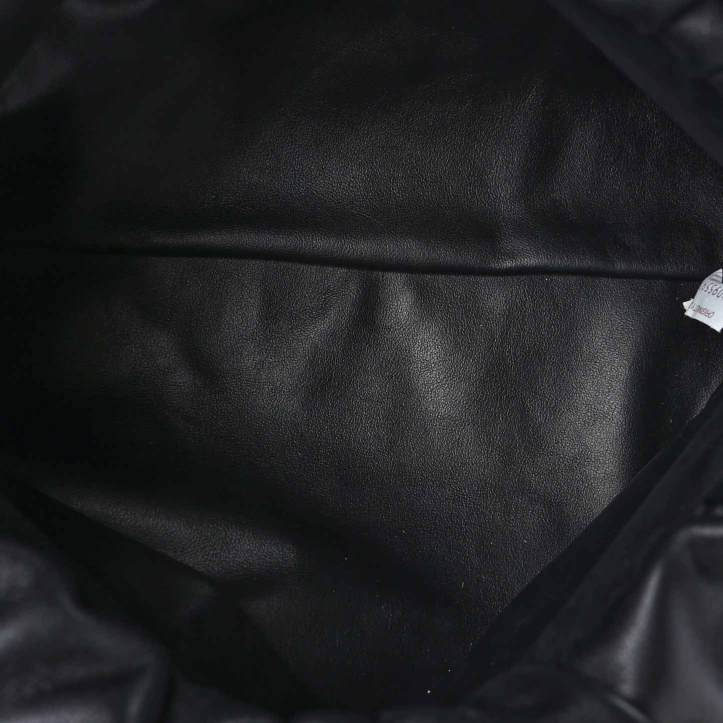 Calfskin The Pouch Chain Black