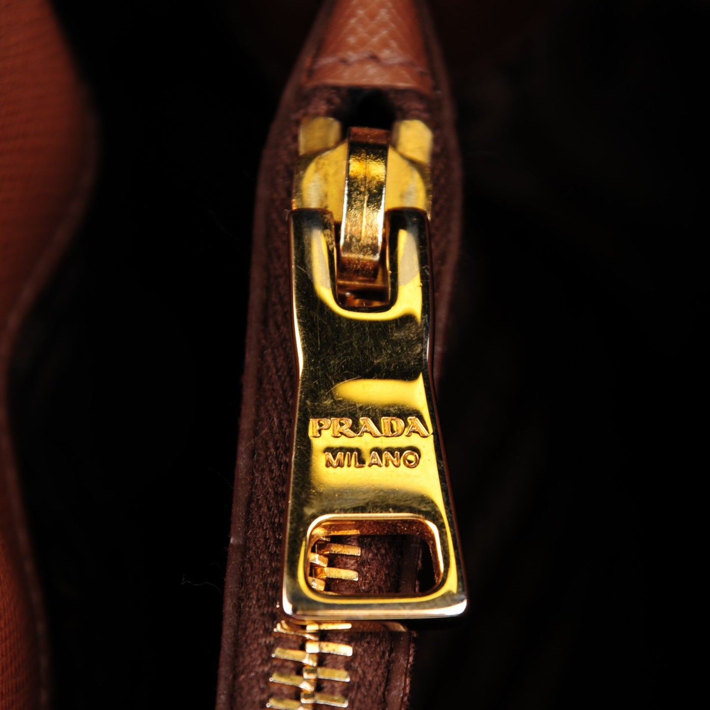 Saffiano Lux Medium Tote Palissandro