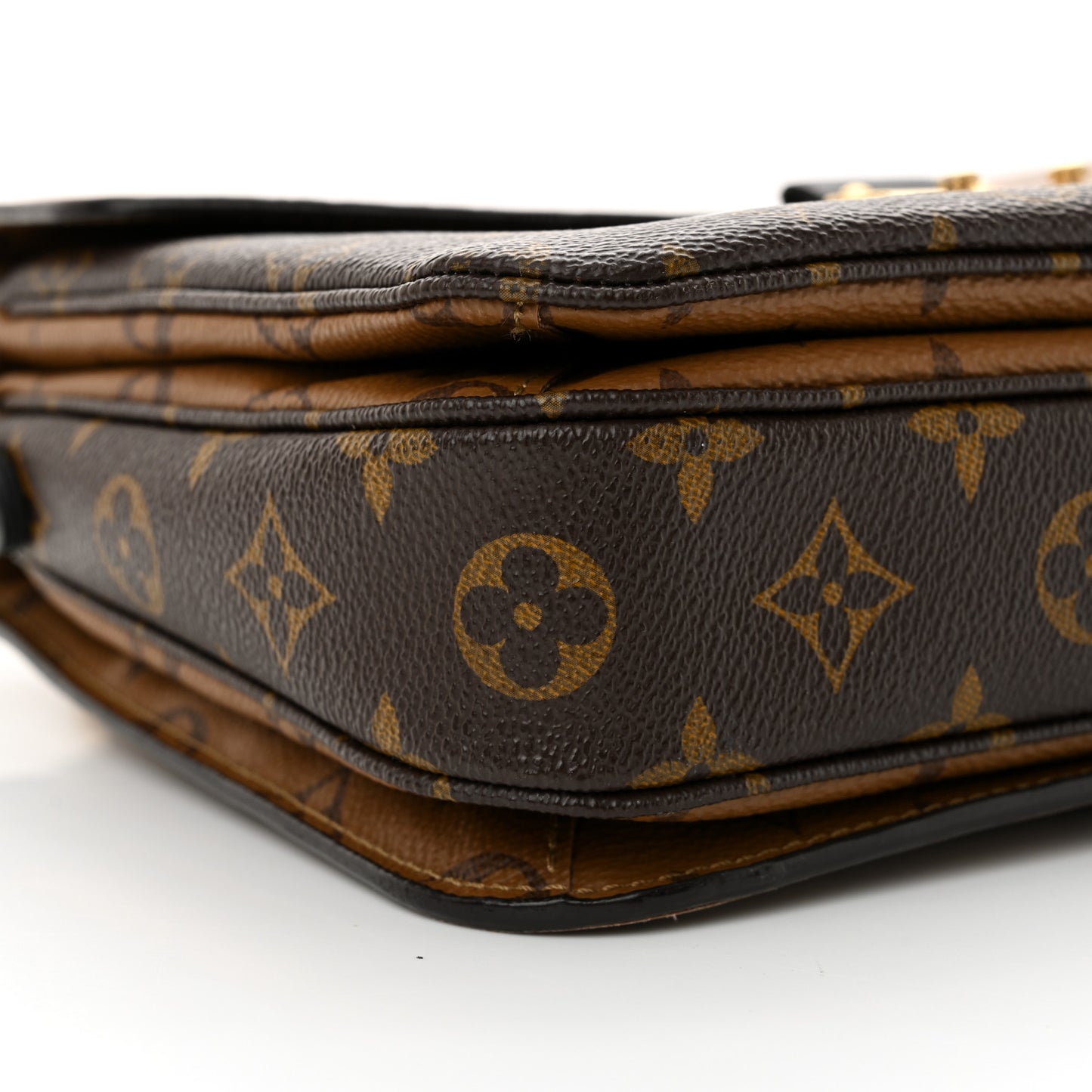Reverse Monogram Pochette Metis