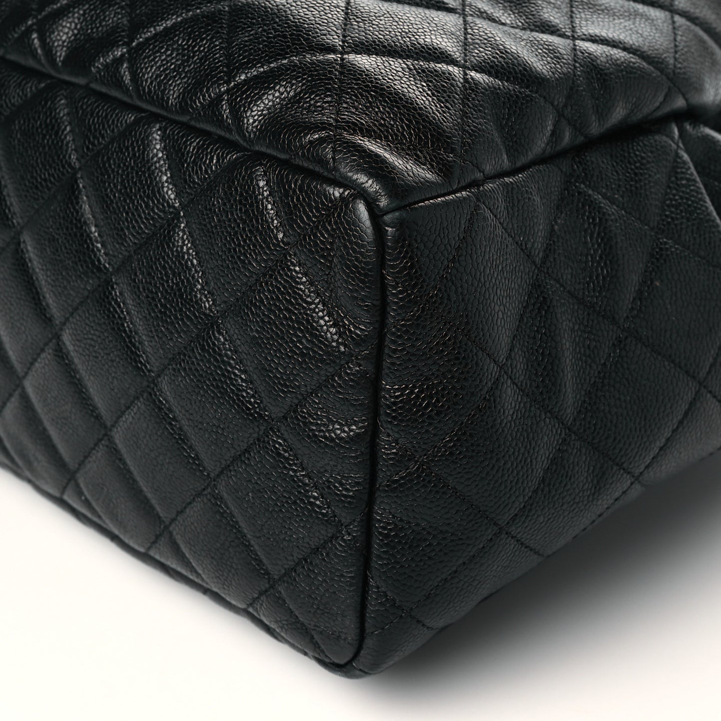 Caviar Flat Quilted CC Chain Bucket Drawstring Bag Black