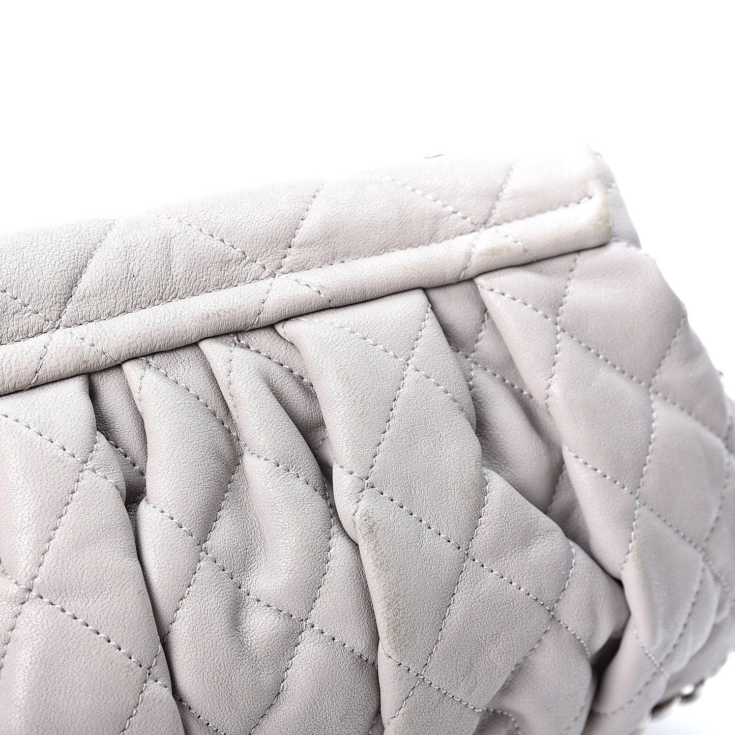 Washed Lambskin Quilted Medium Chain Around Messenger Grey