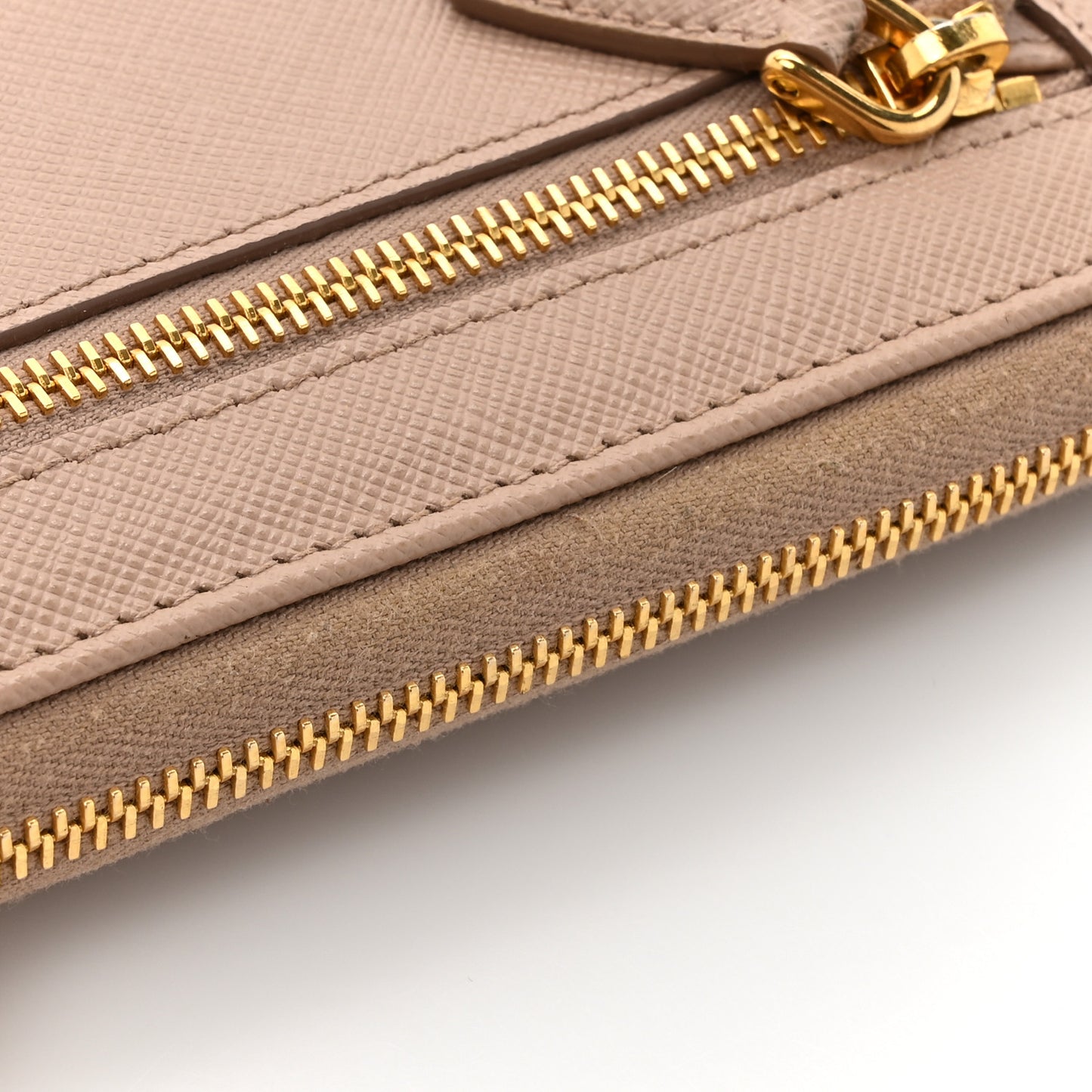 Saffiano Metal Zip Around Keychain Cipria